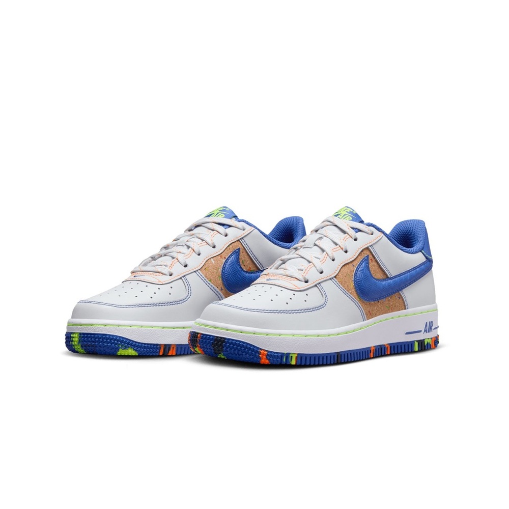 Nike Big Kids Air Force 1 LV8. Very lightly used. Size 4Y. Retail $105